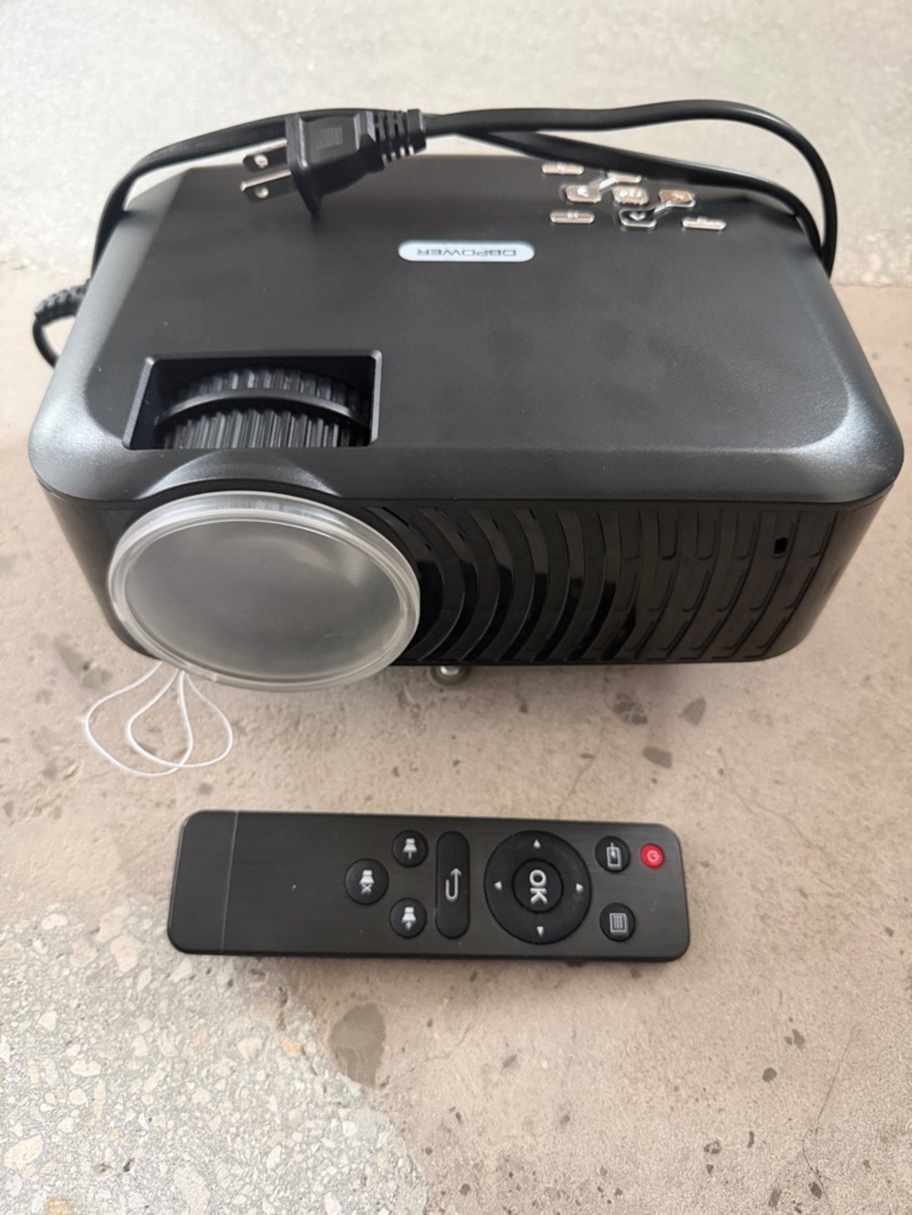 DBPower Portable LED Projector T22 - Picture 1 of 5